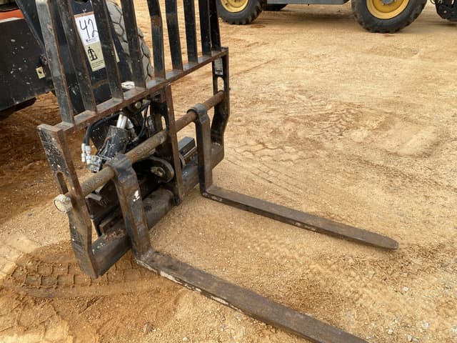 Image of JLG G6-42A equipment image 4