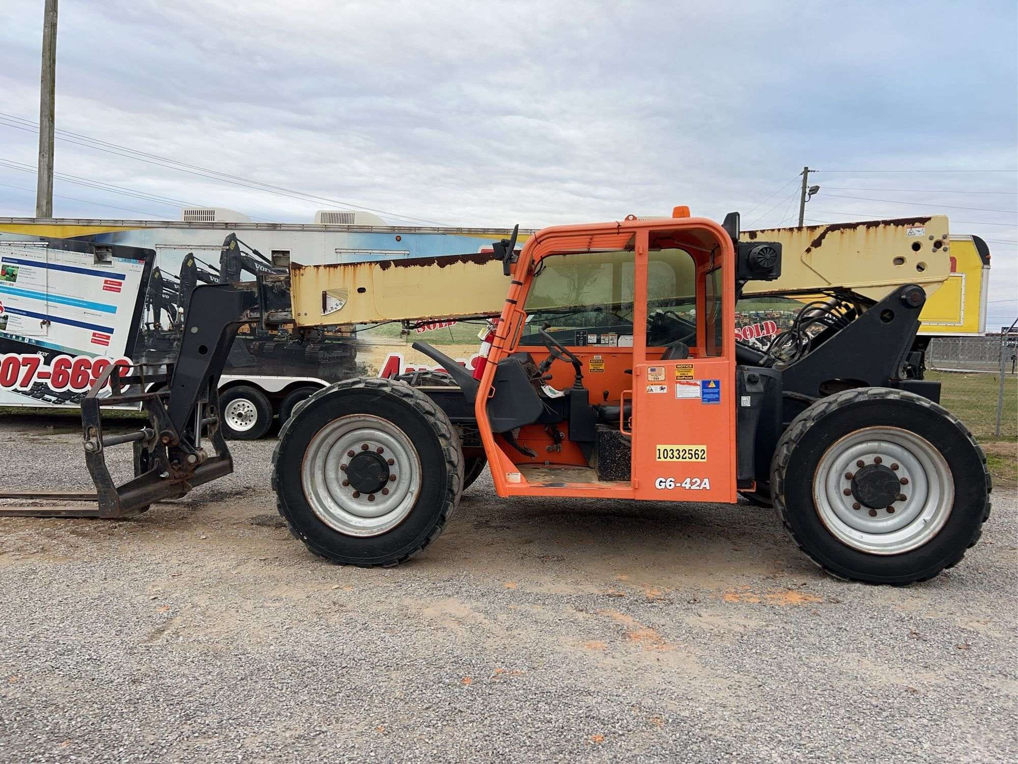 2015 JLG G6-42A Equipment Image0