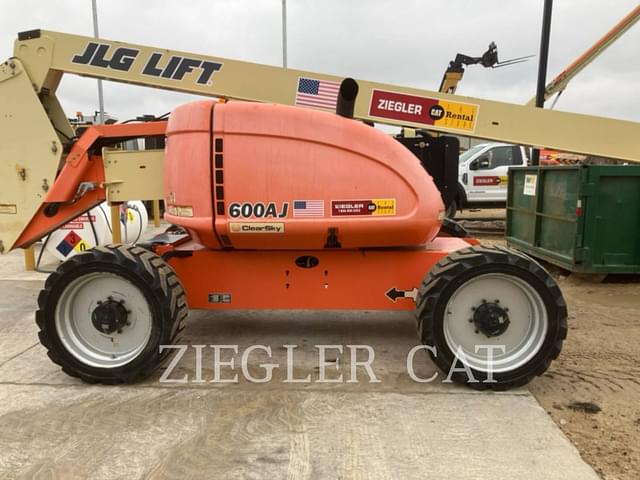 Image of JLG 600AJ equipment image 4