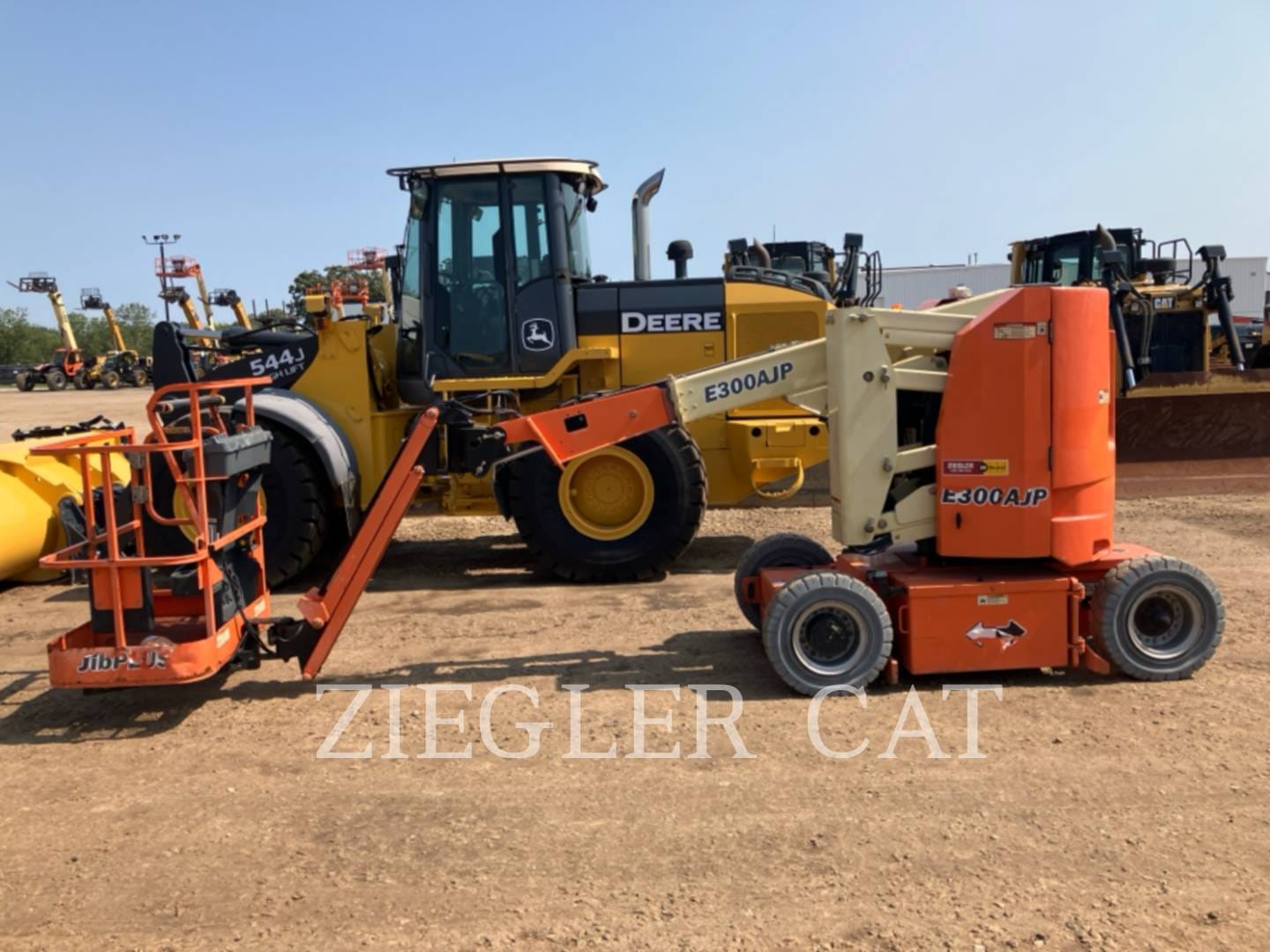 2015 JLG E300AJP Equipment Image0