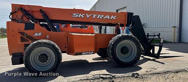 Image of Skytrak 6042 equipment image 3