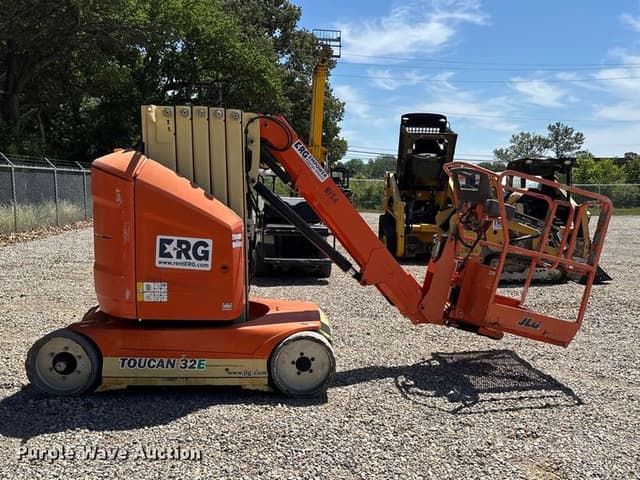 Image of JLG TOUCAN 32E equipment image 3