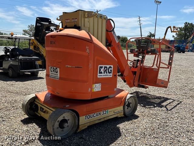 Image of JLG TOUCAN 32E equipment image 4