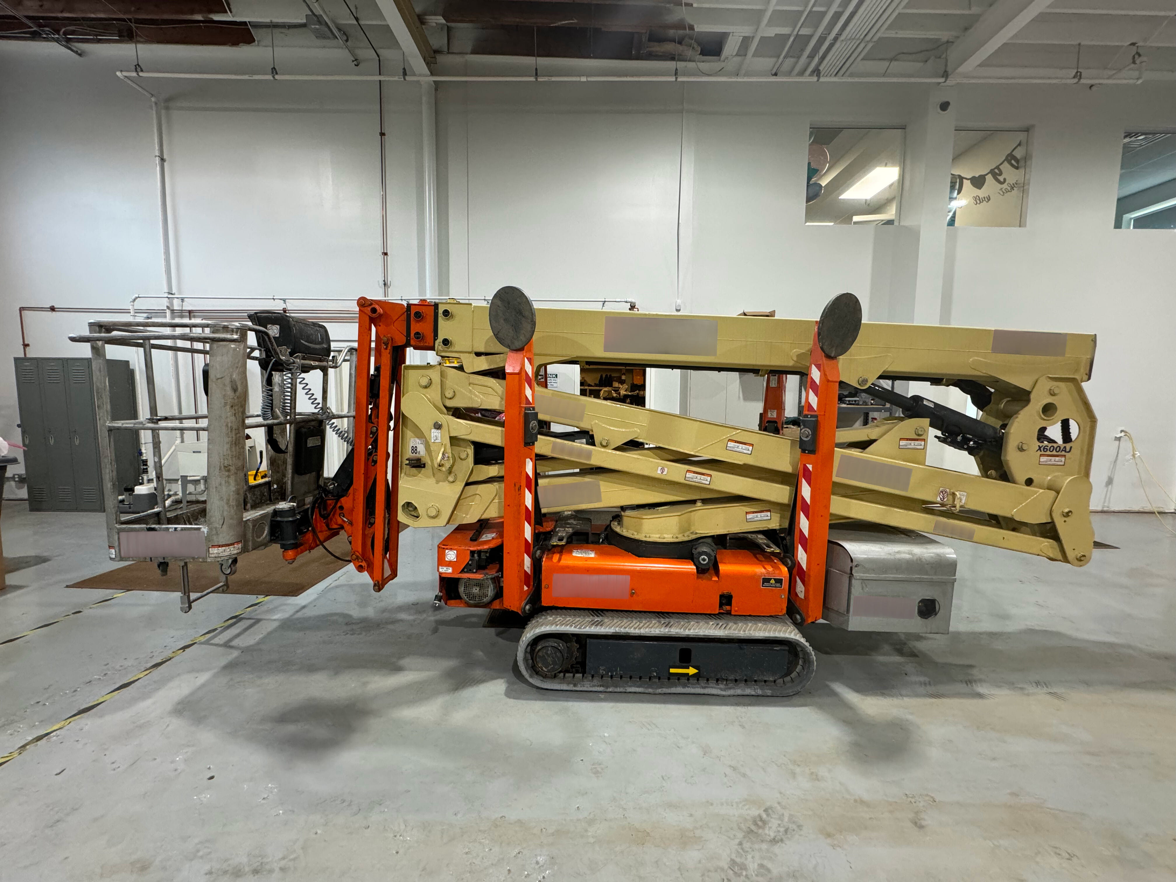 2015 JLG X600AJ Equipment Image0