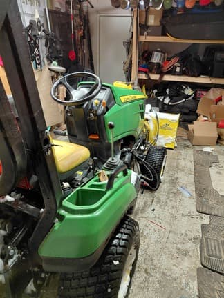 Image of John Deere 1023E equipment image 2