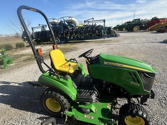 Image of John Deere 1023E equipment image 2