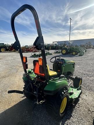 Image of John Deere 1023E equipment image 3