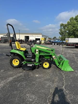Image of John Deere 1023E equipment image 3