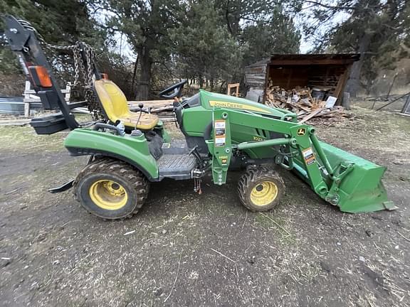 Image of John Deere 1023E equipment image 3