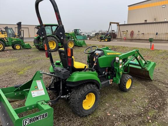 Image of John Deere 1023E equipment image 3
