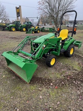 2015 John Deere 1023E Equipment Image0