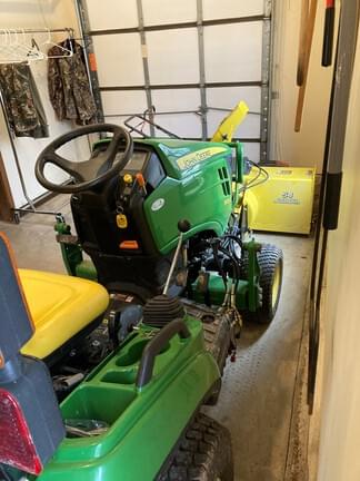Image of John Deere 1023E equipment image 3
