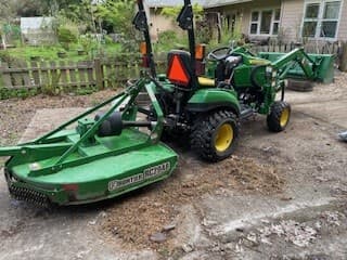 Image of John Deere 1023E equipment image 4