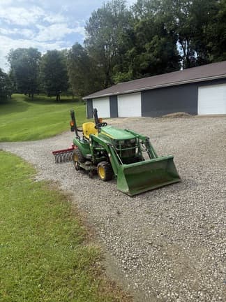 Image of John Deere 1023E equipment image 2