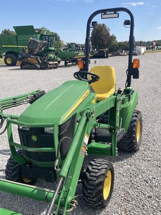 Image of John Deere 1023E equipment image 2