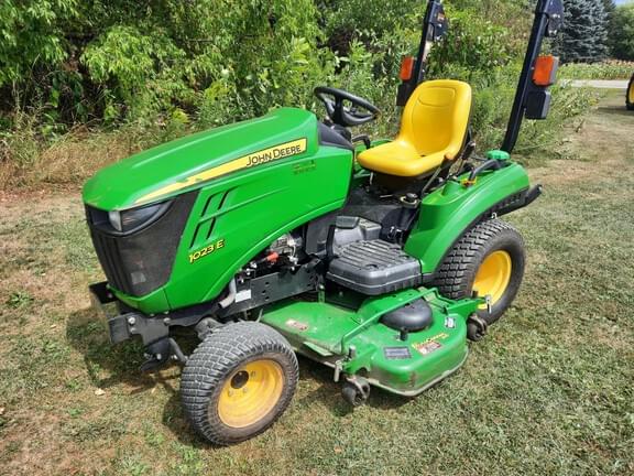 Image of John Deere 1023E equipment image 1