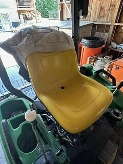 Image of John Deere 1023E equipment image 3