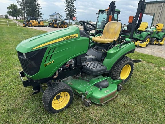 2015 John Deere 1023E Equipment Image0
