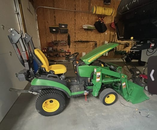 2015 John Deere 1025R Equipment Image0