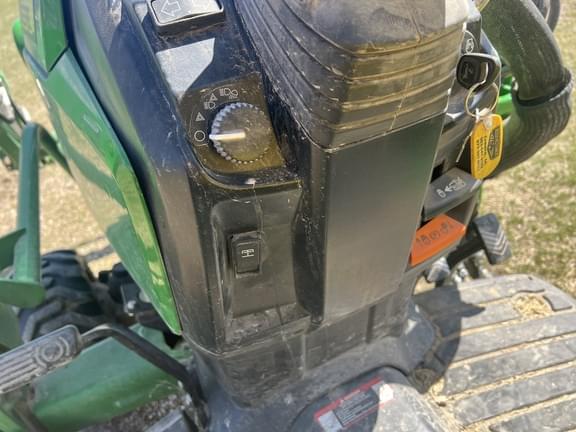 Image of John Deere 1025R equipment image 3