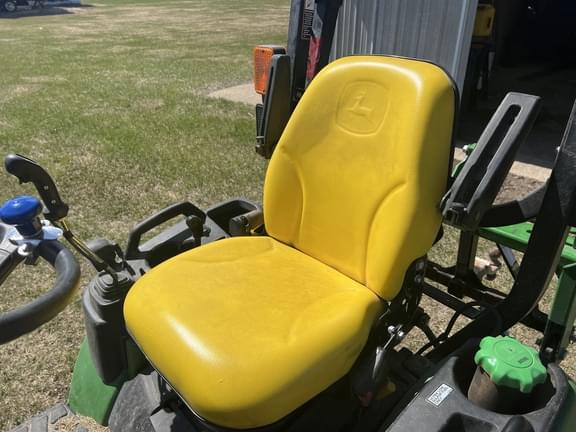Image of John Deere 1025R equipment image 4