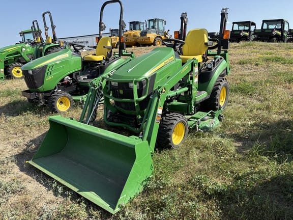 2015 John Deere 1025R Equipment Image0