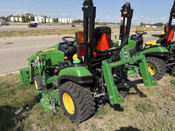 Image of John Deere 1025R equipment image 3