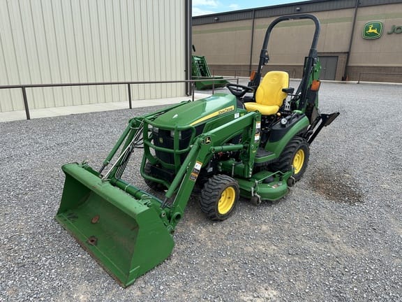 2015 John Deere 1025R Equipment Image0