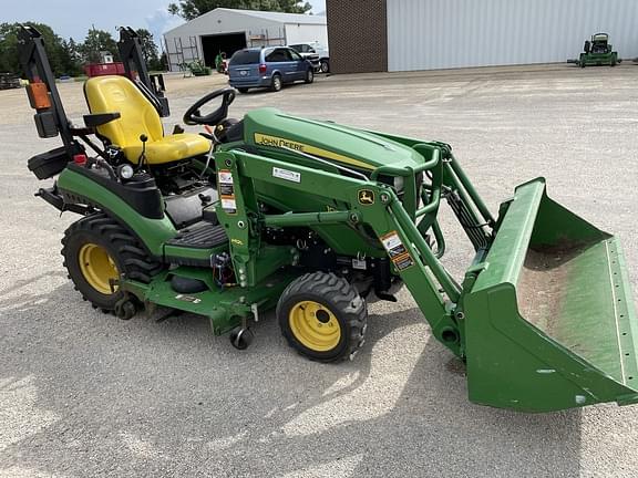 Image of John Deere 1025R equipment image 4