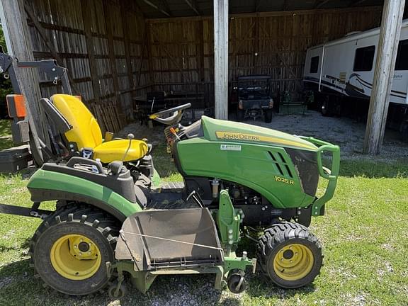 Image of John Deere 1025R equipment image 3