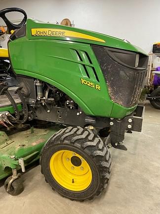 Image of John Deere 1025R equipment image 2