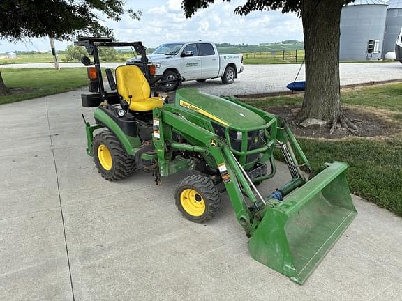 Image of John Deere 1025R equipment image 2