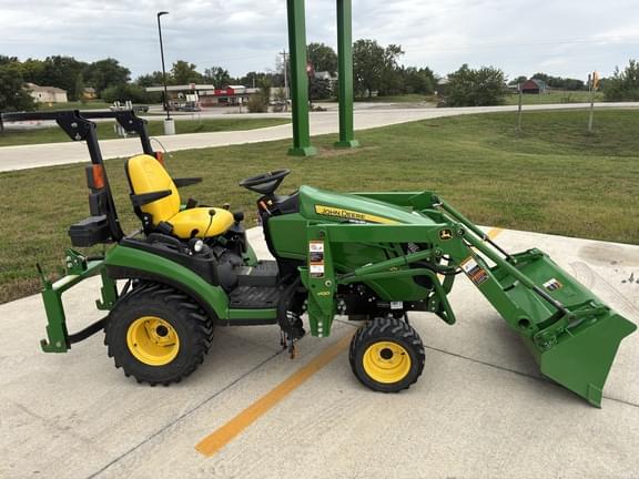 Image of John Deere 1025R equipment image 3