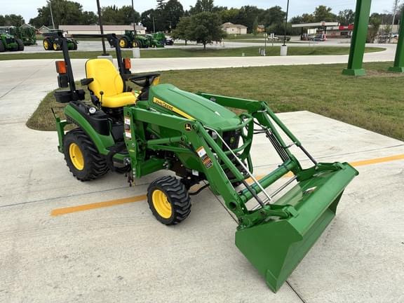 Image of John Deere 1025R equipment image 2