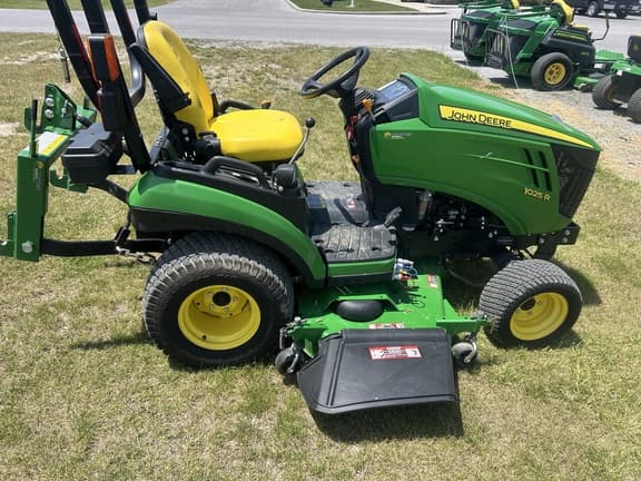 Image of John Deere 1025R equipment image 2