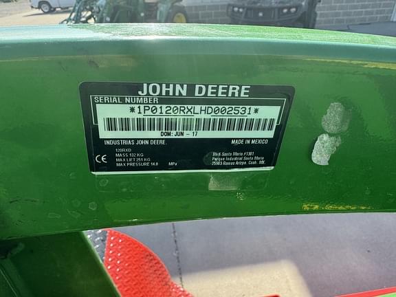 Image of John Deere 1025R equipment image 3