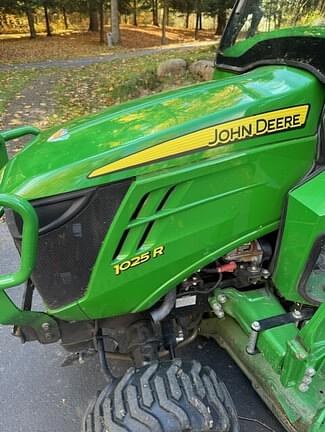 Image of John Deere 1025R equipment image 2