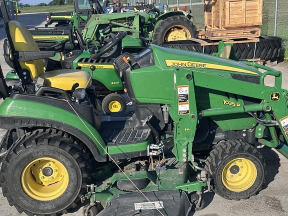 Image of John Deere 1025R equipment image 4