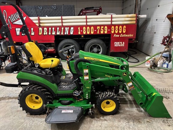 2015 John Deere 1025R Equipment Image0