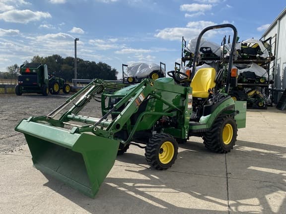 Image of John Deere 1025R equipment image 2