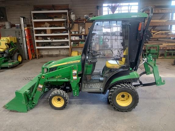 Image of John Deere 1025R equipment image 1