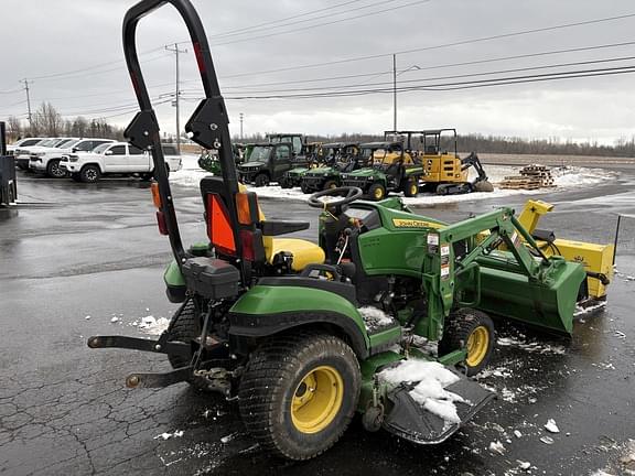 Image of John Deere 1025R equipment image 3