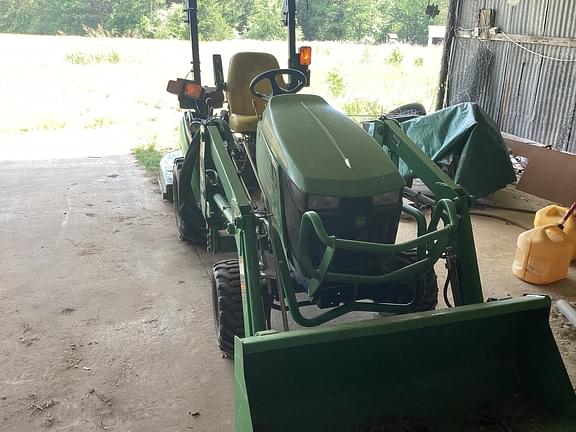 Image of John Deere 1025R equipment image 2