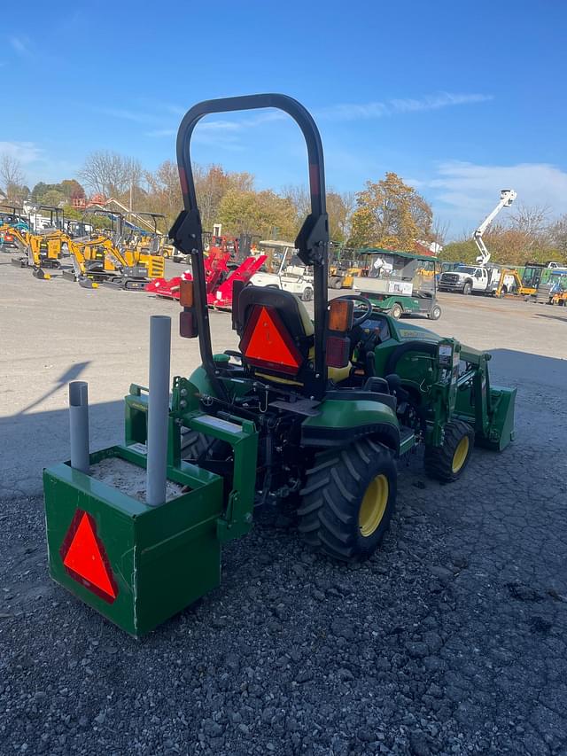 Image of John Deere 1025R equipment image 3