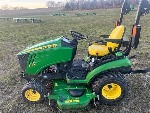 Image of John Deere 1025R equipment image 2