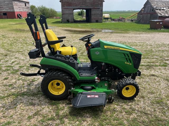 Image of John Deere 1025R equipment image 4