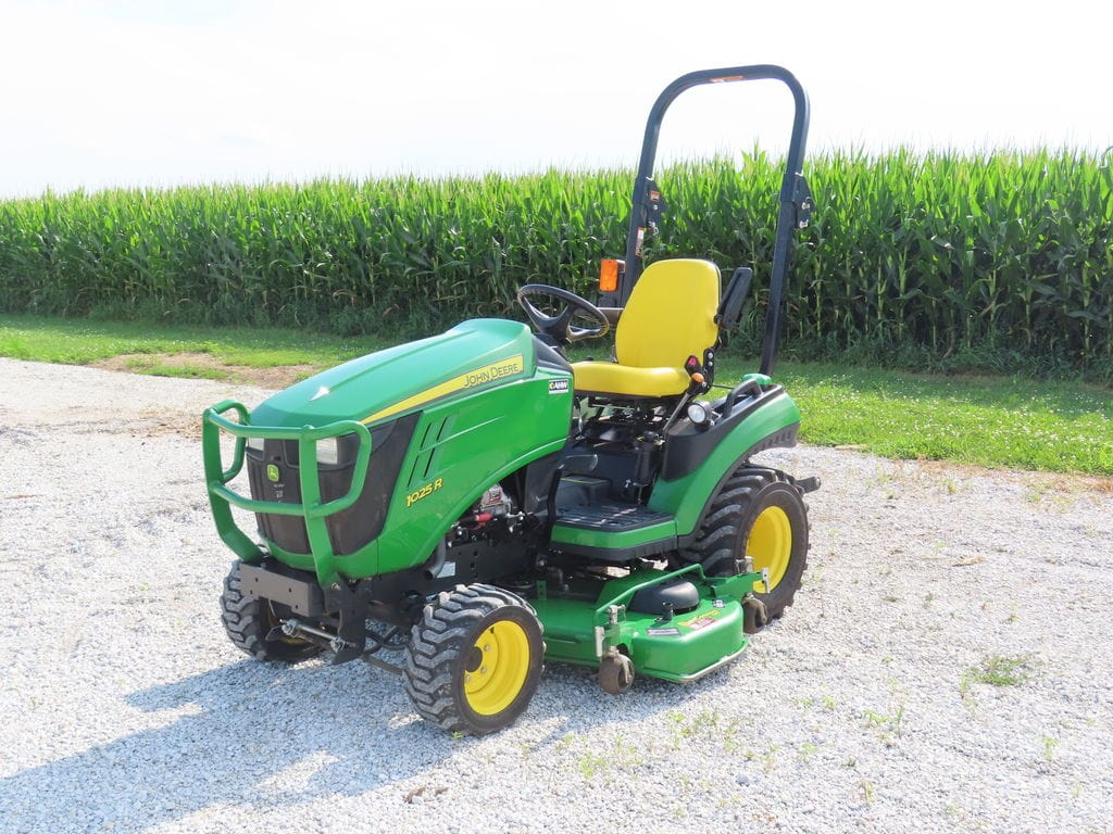 2015 John Deere 1025R Equipment Image0