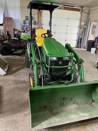 Image of John Deere 1025R equipment image 4