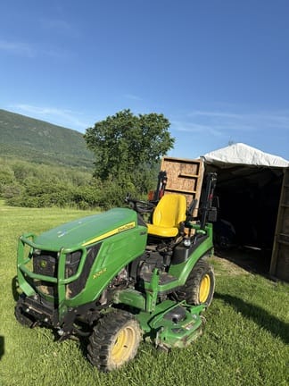 2015 John Deere 1025R Equipment Image0