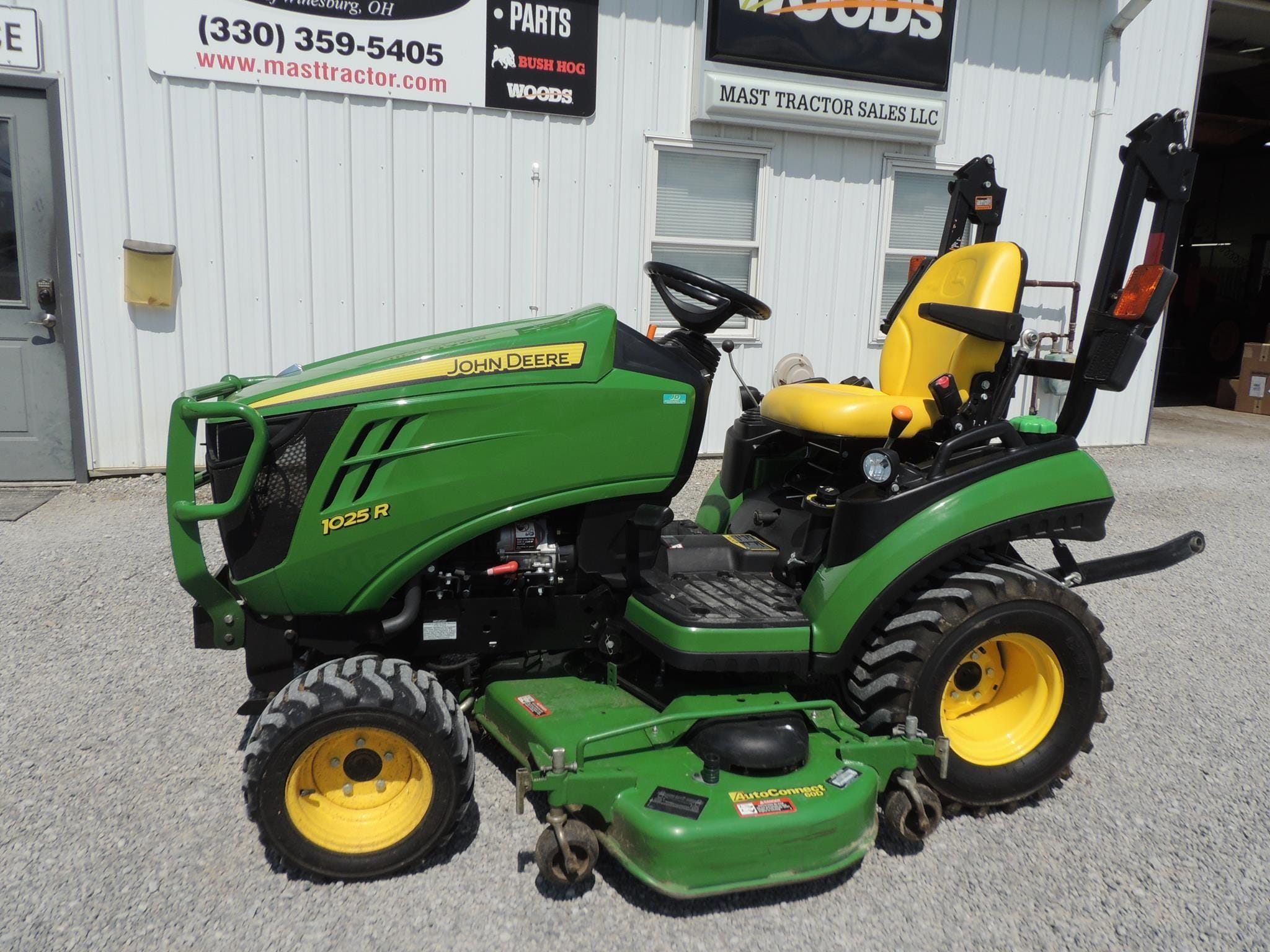 2015 John Deere 1025R Equipment Image0